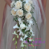 Весільні букети нареченої з доставкою в набережні човни, оформлення весілля квітами від
