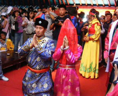 Misterios Mongolia și tradițiile sale de nuntă