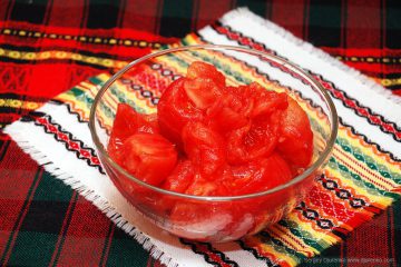 Ketchup de tomate - sos de casă făcut din roșii și mirodenii