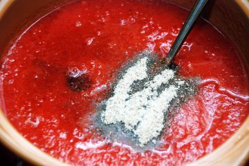 Томатний кетчуп - домашній соус з помідорів і спецій