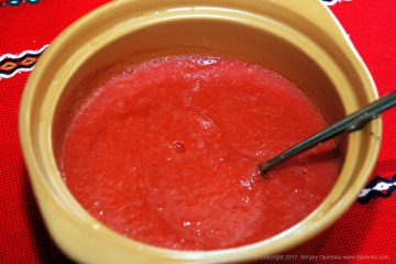 Томатний кетчуп - домашній соус з помідорів і спецій