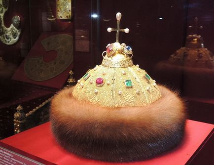 Важка чи шапка Мономаха 6 дорогоцінних вінців російських царів