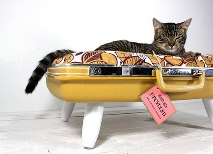 Upcycled suitcase pet bed як перетворити старий чемодан в котячу ліжечко