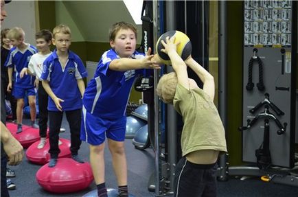 Exerciții pentru jucători de hochei, centrul de formare inițială a hocheiului copiilor - 5