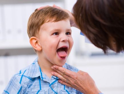 Copilul în pete de limbă este roșu, ca o arsură (fotografie, diagnostic, tratament și motive)
