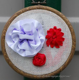 Broderie cu panglici, flori - gerbera, clematis și uita-mă-nu, creația mamei