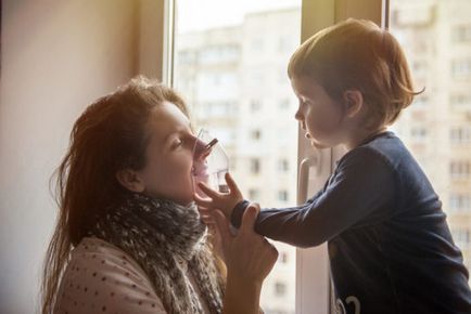 Glasul răgușit al cauzei răgușei, dar gâtul nu-i face rău