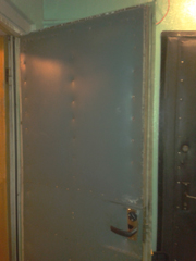 Заміна оббивки двері вхідної, металевої, дерев'яної, ремонт оббивки дверей москва, замінити