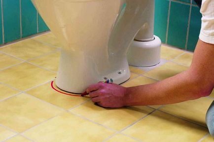 Înlocuirea vasului de toaletă cu propriile mâini