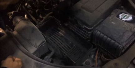 Légszűrő Passat B7 (szűrő) A levegőszűrő cseréje Passat B7