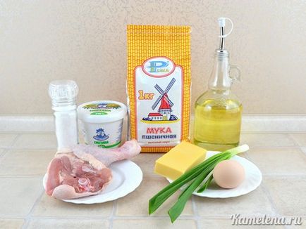 Sült csirke pogácsákat és a sajt (sült) Sült csirke piték és sajttal