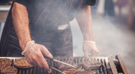 BBQ de carne, pește și păsări de curte