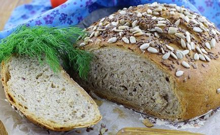Pâine integrală de grâu cu semințe de floarea soarelui în rețeta cuptorului cu fotografie