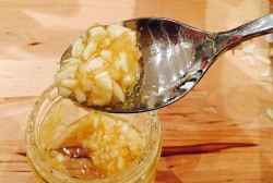 Usturoi, oțet de miere și oțet de mere, și proprietăți medicinale și contraindicații