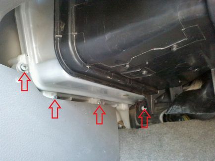 Curățarea evaporatorului de aer condiționat de la mitsubishi outlander 2003