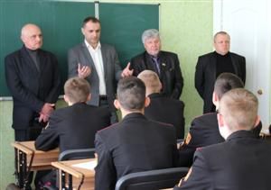 Deputații s-au familiarizat cu activitatea Liceului Kremenchug cu pregătire fizică militară -