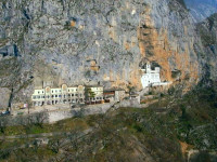 Діючий православний чоловічий монастир острог в Чорногорії