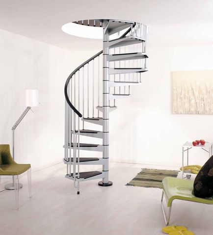 Proiectarea și dimensiunile scărilor la mansardă într-o casă privată-fotografie, mansardă în afara și în interior