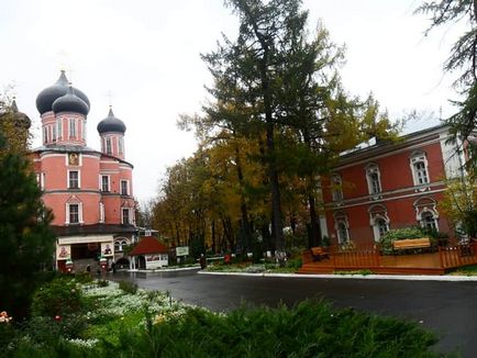 Atracții și adăposturi ale matronelor din Mănăstirea de mijlocire de la Moscova