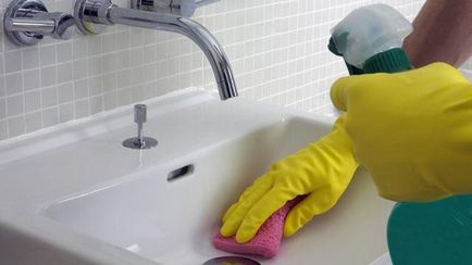Hogyan lehet megszabadulni a penész a fürdőszobában hogyan kell tisztítani, és távolítsa el a penész (eszközök eltávolítása)