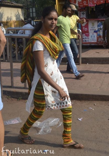 Як одягаються індійські жінки