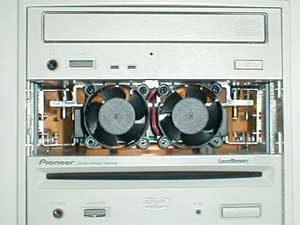 Cum se răcește un hard disk modern