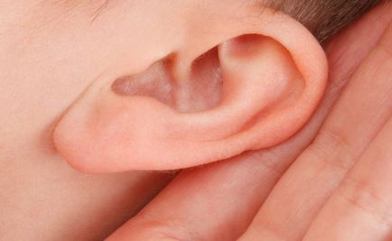 Як правильно чистити вуха в домашні умовах