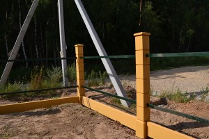 Cum să instalați corect un stâlp de beton pentru garduri