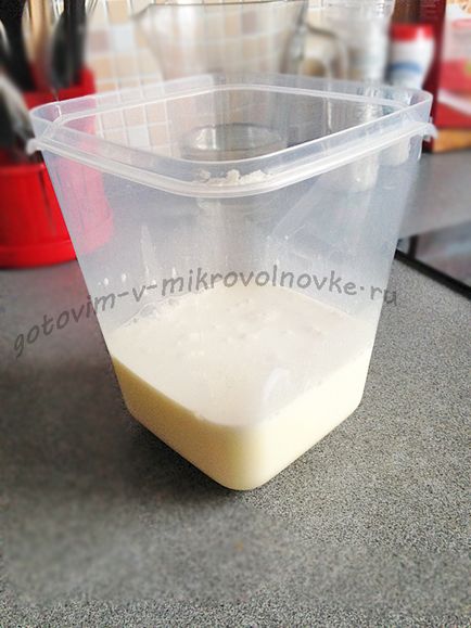 Cum să gătești brânză de vaci într-un cuptor cu microunde rapid, simplu și gustos