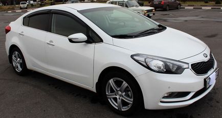 Kia cerato 2015 masina revizuire