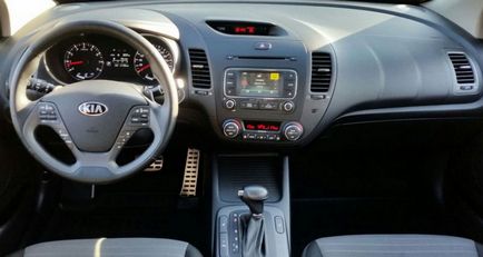 Kia cerato 2015 masina revizuire