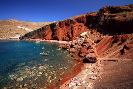 Plaja roșie din Santorini