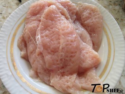 Csirke hússzeleteket egy egyszerű és ízletes mártással