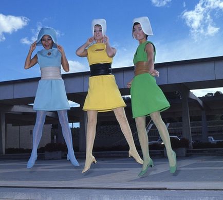 Cele mai bune costume de la fotografia lui Pierre Cardin