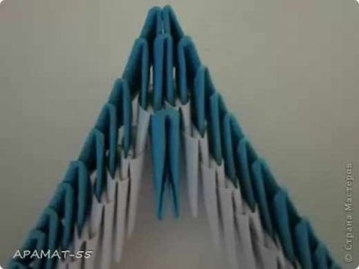 Модульне орігамі «дельфін» з паперу