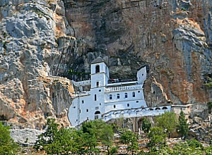 Manastirea Ostrog din Muntenegru se adreseaza cum se obtine, harta, istoria, descrierea