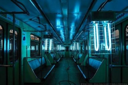 Metroul Moscova pe timp de noapte