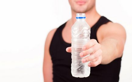 Чи можна пити воду під час тренування