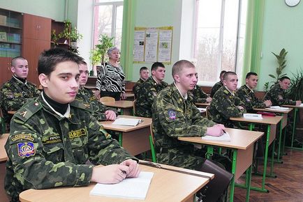 Învățământul masculin în calitate de cadeți ucrainieni - știri despre educație - ziaristul a vizitat astăzi