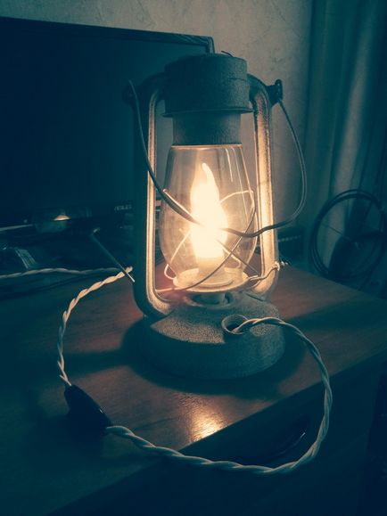 Lampa de masă