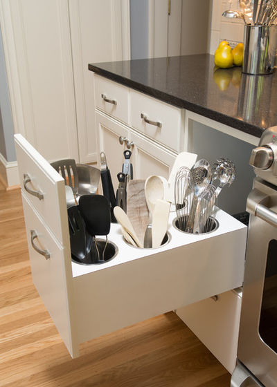 Нижні кухонні шафи як зробити кухню зручною