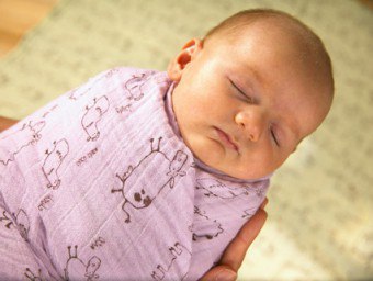 Trebuie să învăț un nou-născut și cum să o fac corect?