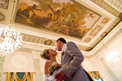 Офіційна виїзна реєстрація шлюбу в палаці xix століття в Любліно