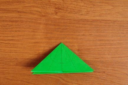 Origami Kusudama face o minge magică acasă de pe hârtie