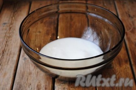 Пишні оладки на йогурті - рецепт з фото
