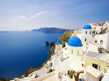 Plajele Santorini oferă o imagine de ansamblu asupra zonelor, prețurilor, serviciilor, recenziilor călătorilor