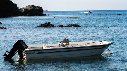 A strand közelében, a fürdők Aphrodité a Akamas félszigeten