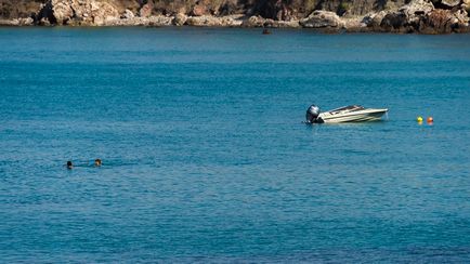 A strand közelében, a fürdők Aphrodité a Akamas félsziget (Akamas természetvédelmi terület) A strand közelében, a fürdők Aphrodité a Akamas félszigeten