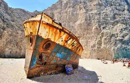 Plaja din Golful Navagio (Navajo), pe insula Zakynthos (Zakynthos) Grecia