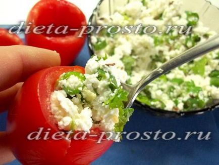 Tomate umplute cu brânză și verdețuri